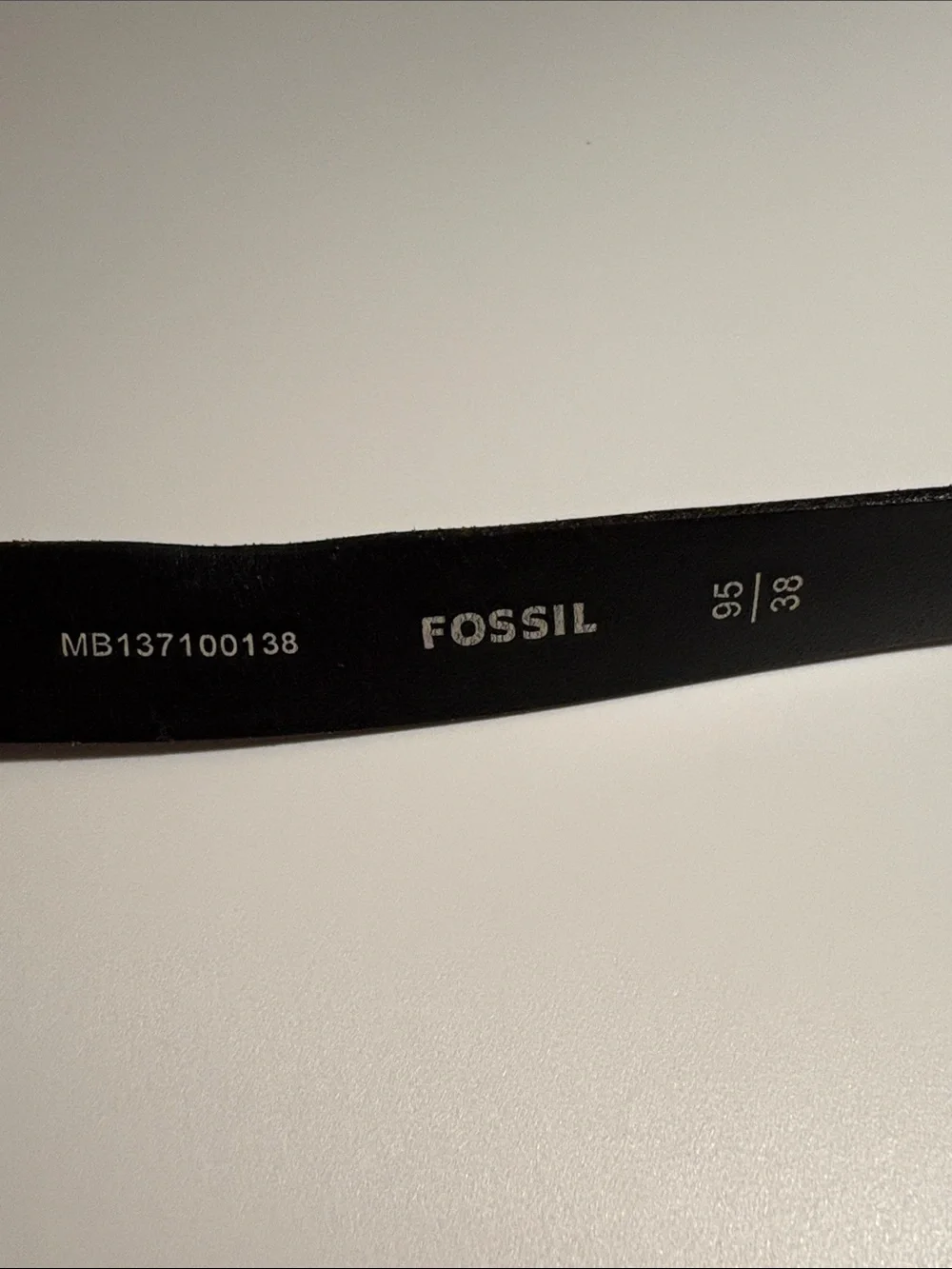 Fossil Men's Dark cowhide Leather Belt with Silver Buckle size 38 used